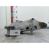 Кронштейн генератора Renault Laguna 2 (2000-2007) 2001 8200115762,8200689751