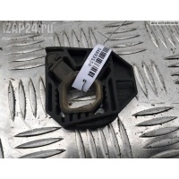 Кронштейн радиатора Volkswagen Passat B6 2006 1Z0121367B