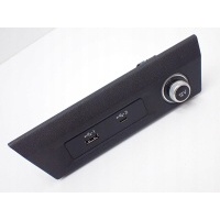 Разъем порт usb 12v крышка европа 82a035736 audi a1 ii 82a гб 19r