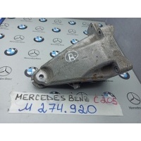 кронштейн двигателя правый Mercedes-Benz C-Класс 2015 A2742231004