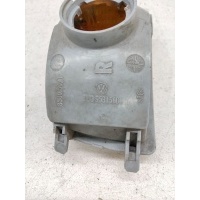 Поворотник правый Volkswagen Golf 1995