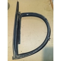 Уплотнитель стекла двери Suzuki Cultus GD31W 1996 8368160G01