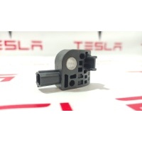 Датчик удара Tesla Model S 2013 1009017-00-A