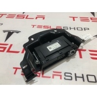 Электроручник Tesla Model S 2013 1007618-00-C