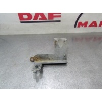Кронштейн замка капота левый Mercedes Axor Mercedes-Benz 9738840215 9738840215