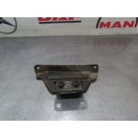 Кронштейн бампера справа MERCEDES AXOR Mercedes-Benz 9418802375 9418802375