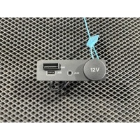 Разъем AUX / USB Jaguar XE X760 2022 FK72-19C166-BD,C2D57634,C2D42798,C2D44065,C2D50848,C2D51466,C2D42800,FK7219C166BC,FK7210E898BC