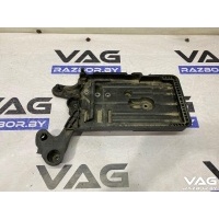 Полка аккумулятора Audi A3 8V 2013 5Q0915321G,5Q0915331H