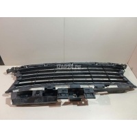 Решетка в бампер центральная Renault Sandero 2014 622542439R