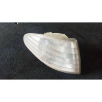 Поворотник правый Ford Mondeo 1 1995