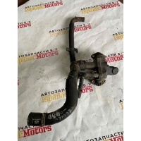 Фланец (тройник) системы охлаждения Land Rover Discovery 4 L319 2014 AG22-8260-BQ