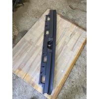 Накладка внутренняя на заднюю панель кузова Land Rover Discovery 5 L462 2018 HY32-425A92BE8, LR107513