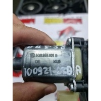 Моторчик стеклоподъемника передний правый Audi A3 2015 5Q0959801B