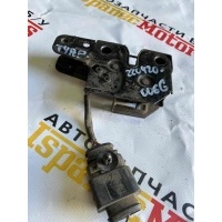 Замок капота Volkswagen Touareg 2006