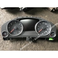 Щиток приборов (приборная панель) Volkswagen Touareg 2013 7P6920982S