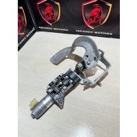 Петля крышки багажника AUDI RS4 B9 2021 8W9827852D