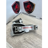 Подушка крепления двигателя Land Rover Range Rover Evoque L551 2020 k8d26p082ba, LR114070