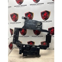 Кронштейн Land Rover Defender L663 2023 l8b2130b14a, lr131739