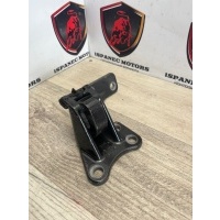 Петля крышки багажника Land Rover Defender L663 2023 L8B2-42701-AB