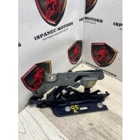 Петля капота правая AUDI Q5 FY 2017 80a823302b, 80a823823
