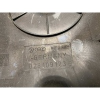 Защита (кожух) ремня ГРМ VOLKSWAGEN Passat B3 1990 026109123B
