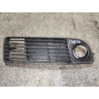 Заглушка (решетка) в бампер AUDI A6 C5 2000 4B0807682H