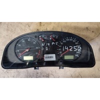 Щиток приборов (приборная панель) VOLKSWAGEN Passat B5 1998 3B1919880B