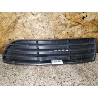 Заглушка (решетка) в бампер AUDI A4 B5 1997 8D0807345B