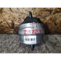Подушка крепления двигателя VOLKSWAGEN Passat B5 1997 8D0199379J