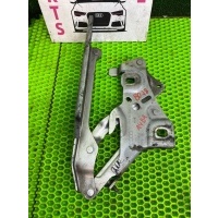 Петля капота на Audi S4, A4 (B9), 8W2, 8W5, 8WH Audi A4 B9 (2015—2020) 8W5 2017 8W0823301D