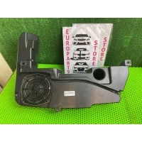 Сабвуфер на Audi A4 (B8) и A5 (8T), 8T3, 8TA, 8F7 Audi A5 I рестайлинг (2011—2016) DBA-8TCDNL 2014 8T8035382