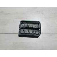 Решетка вентиляционная Renault Logan I (2004—2009) Renault Logan I (2004—2009) 2006 7700838358