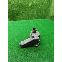 Фланец (тройник) системы охлаждения Volkswagen Golf 3 1999 027103773