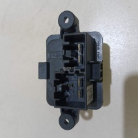 Резистор отопителя Land Rover Discovery Sport 2014 LR066932