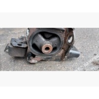 Подушка крепления КПП Toyota Corolla Verso D4D 2004