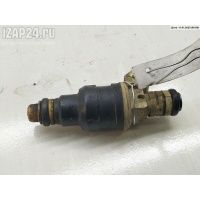 Форсунка топливная Volkswagen Passat B4 1995 037906031J