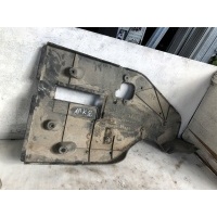 5839953010 lexus левая крышка шасси