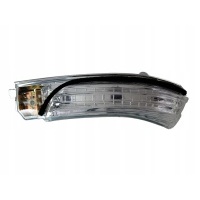 Поворотник зеркала левый toyota avensis t27