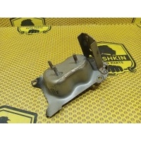 Кронштейн усилителя бампера Nissan Maxima A33 2003 622103Y100