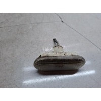 Повторитель на крыло белый Ford Focus II (2005 - 2008) 1336185
