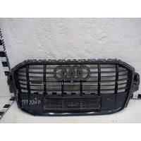 Решетка радиатора Audi Q7 2 Restail S-line черная