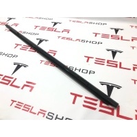 Молдинг двери передней правой Tesla Model X рест. 2022 1098684-01-D