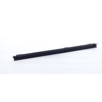 Уплотнитель стекла двери Toyota Land Cruiser Prado 150 2012 6817360060
