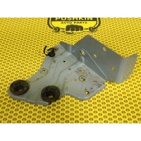 Кронштейн воздушного фильтра Nissan Juke F15 2012 16588-1KT0A
