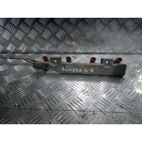 Рампа топливная Almera N16 (00-06) б\у (арт. 175204M500)