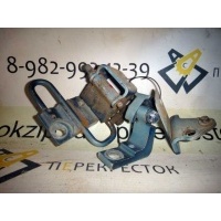 Петля двери Octavia Tour (96-11)/Jetta 4 (98-05) пер L б\у (арт. 1U0831401A)