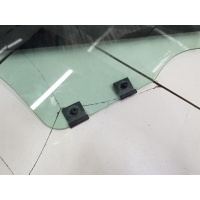 Стекло двери заднее правое Nissan Terrano III 2014- 8231200Q1A