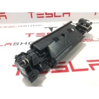 воздуховод Tesla Model X рест. 2022 1647884-00-A,1647845-00-A,1562948-99-D,1562976-00-C,1562976-00-G