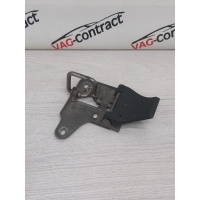 Петля замка капота Skoda Octavia A7 2018 5E0823186C