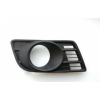 Накладка противотуманной фары Suzuki swift RH БУ (арт. 7176173k105pk)